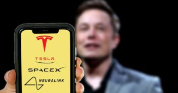 Tesla-Aktionoptionen: Vom Anlegerklage-Prozess, Tweets und Elon Musk (Foto: Adobe Stock- kavi surya)