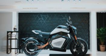 Königlicher Besuch im Verge Motorcycles Flagship-Store in (Foto: Verge Motorcycles)