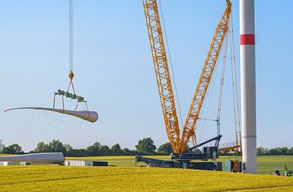 Praxishilfe unterstützt Repowering von Windenergieanlagen in der (Foto: AdobeStock - Maren Winter 611904280)