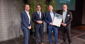 Umwelttechnikpreis: Bürkert überzeugt mit umweltfreundlichem Magnetventil Auszeichnung für Bürkert: Innovatives Magnetventil spart Energie und (Foto: Bürkert Fluid Control Systems)
