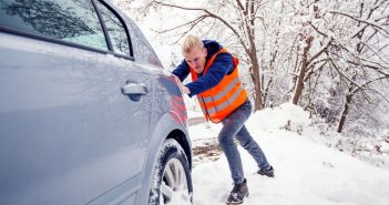 Autobatterien im Winter: Die Belastung durch Kälte und kurze (Foto: AdobeStock - Novak 303176988)