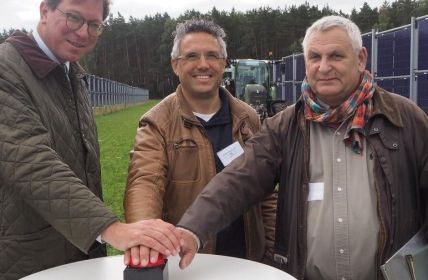 Erste vertikale Agri-Photovoltaik-Großanlage Sachsens kombiniert Energie und ökologische (Foto: Next2Sun Technology GmbH)