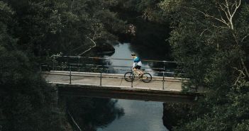 Vier Fahrer meistern 370 Kilometer Allroad-Route in 48 (Foto: AdobeStock - Rawpixel.com - 248989863)