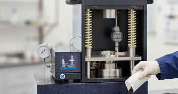 PD-600 Pulvermesssystem sichert reproduzierbare kritische Leitfähigkeitsdaten für pharmazeutische (Foto: N&H Technology GmbH)