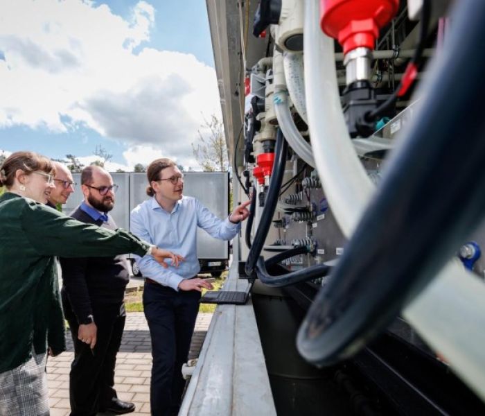 Durch den abstrakten Modellierungsansatz in intEMT(R) lassen sich (Foto: Daniel Karmann. Fraunhofer IISB)